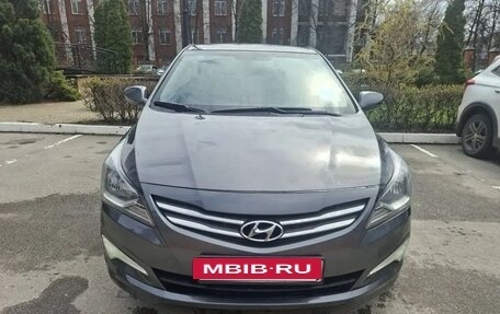 Hyundai Solaris II рестайлинг, 2015 год, 870 000 рублей, 2 фотография