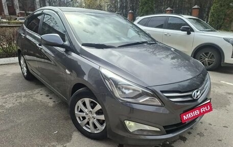 Hyundai Solaris II рестайлинг, 2015 год, 870 000 рублей, 3 фотография