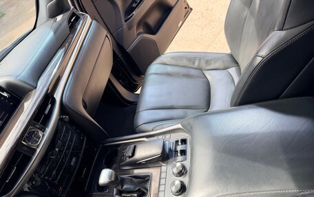 Lexus LX III, 2017 год, 6 990 000 рублей, 26 фотография