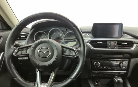 Mazda 6, 2018 год, 1 940 000 рублей, 11 фотография