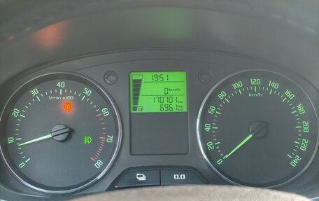 Skoda Fabia II, 2011 год, 400 000 рублей, 30 фотография