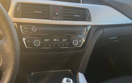 BMW 3 серия, 2015 год, 1 750 000 рублей, 10 фотография