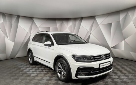 Volkswagen Tiguan II, 2018 год, 2 760 000 рублей, 3 фотография