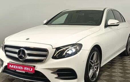 Mercedes-Benz E-Класс, 2020 год, 4 300 000 рублей, 3 фотография