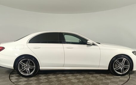Mercedes-Benz E-Класс, 2020 год, 4 300 000 рублей, 8 фотография