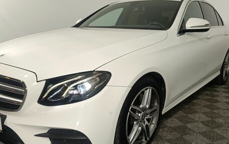 Mercedes-Benz E-Класс, 2020 год, 4 300 000 рублей, 24 фотография