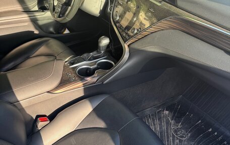 Toyota Camry, 2020 год, 2 600 000 рублей, 5 фотография