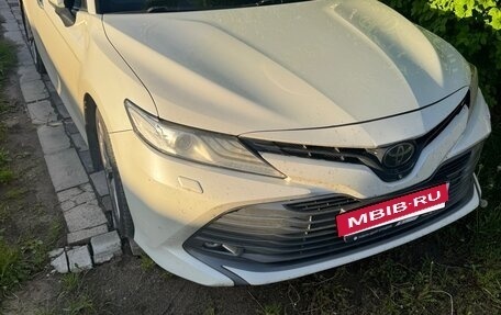 Toyota Camry, 2020 год, 2 600 000 рублей, 4 фотография