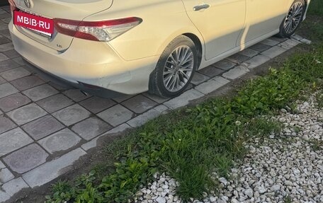 Toyota Camry, 2020 год, 2 600 000 рублей, 2 фотография