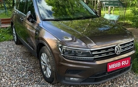 Volkswagen Tiguan II, 2017 год, 2 300 000 рублей, 1 фотография