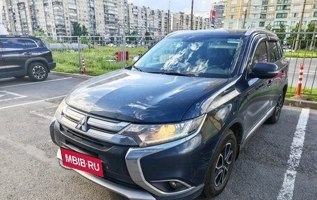 Mitsubishi Outlander III рестайлинг 3, 2016 год, 1 499 000 рублей, 1 фотография