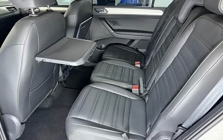 Volkswagen Touran III, 2023 год, 2 615 000 рублей, 18 фотография