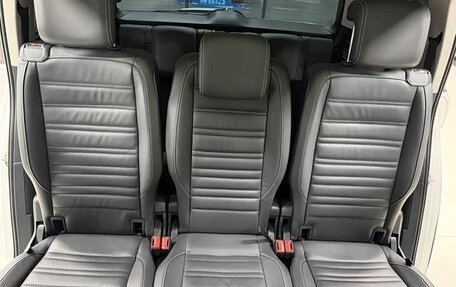 Volkswagen Touran III, 2023 год, 2 615 000 рублей, 21 фотография