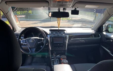 Toyota Camry, 2017 год, 1 890 000 рублей, 8 фотография