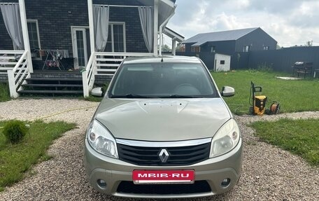 Renault Sandero I, 2013 год, 590 000 рублей, 2 фотография