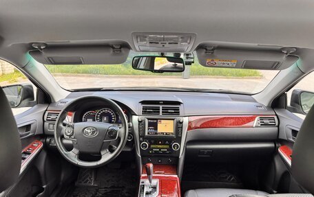 Toyota Camry, 2014 год, 2 650 000 рублей, 10 фотография