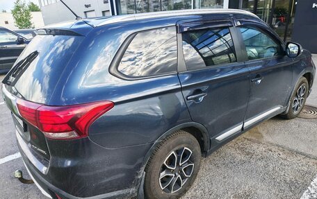 Mitsubishi Outlander III рестайлинг 3, 2016 год, 1 499 000 рублей, 5 фотография