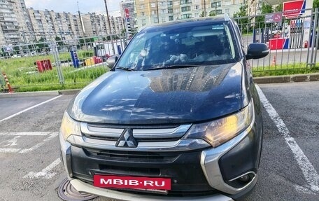 Mitsubishi Outlander III рестайлинг 3, 2016 год, 1 499 000 рублей, 2 фотография
