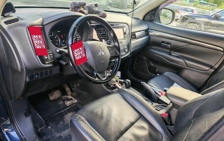Mitsubishi Outlander III рестайлинг 3, 2016 год, 1 499 000 рублей, 6 фотография
