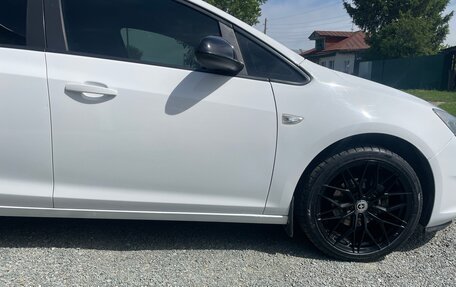 Opel Astra J, 2013 год, 800 000 рублей, 6 фотография