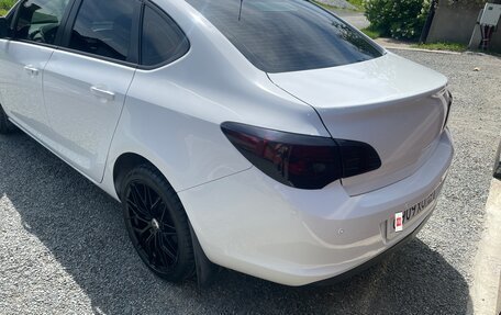 Opel Astra J, 2013 год, 800 000 рублей, 9 фотография