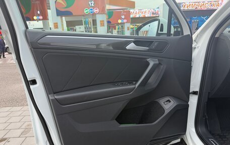 Volkswagen Tiguan II, 2020 год, 3 000 000 рублей, 6 фотография