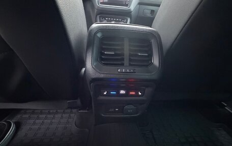 Volkswagen Tiguan II, 2020 год, 3 000 000 рублей, 17 фотография