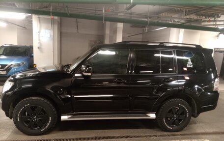 Mitsubishi Pajero IV, 2015 год, 2 490 000 рублей, 4 фотография