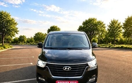Hyundai H-1 II рестайлинг, 2019 год, 3 290 000 рублей, 1 фотография