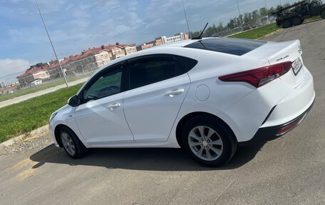 Hyundai Solaris II рестайлинг, 2021 год, 1 700 000 рублей, 4 фотография