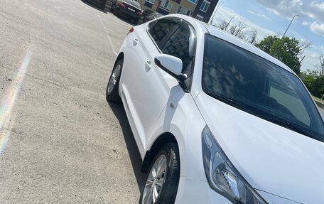 Hyundai Solaris II рестайлинг, 2021 год, 1 700 000 рублей, 2 фотография