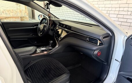 Toyota Camry, 2019 год, 3 550 000 рублей, 12 фотография