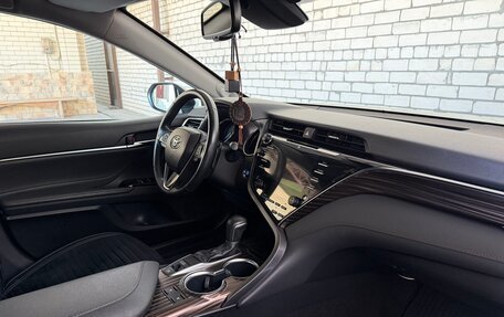 Toyota Camry, 2019 год, 3 550 000 рублей, 13 фотография