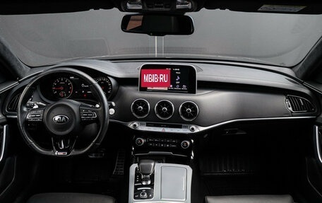 KIA Stinger I, 2018 год, 3 540 000 рублей, 10 фотография