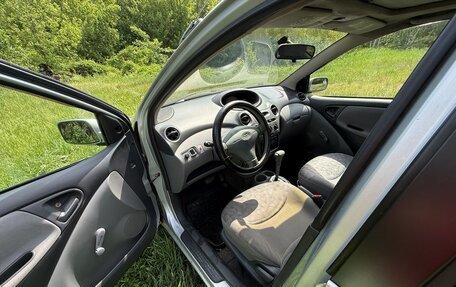 Toyota Echo, 2000 год, 240 000 рублей, 24 фотография