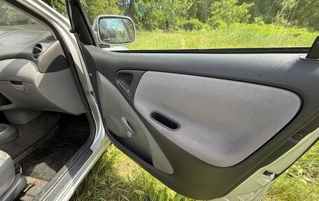 Toyota Echo, 2000 год, 240 000 рублей, 23 фотография