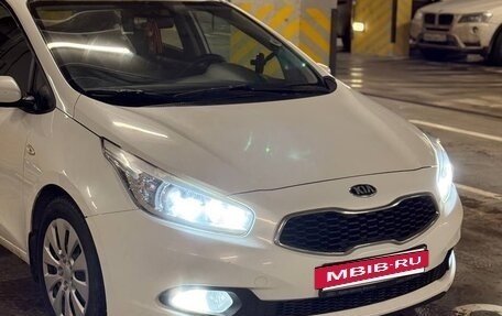 KIA cee'd III, 2015 год, 995 000 рублей, 2 фотография
