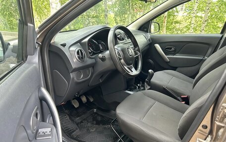 Renault Sandero II рестайлинг, 2018 год, 1 060 000 рублей, 17 фотография