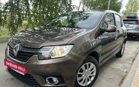 Renault Sandero II рестайлинг, 2018 год, 1 060 000 рублей, 2 фотография