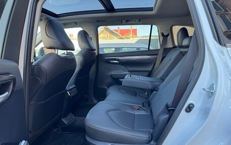 Toyota Highlander, 2026 год, 4 990 000 рублей, 14 фотография