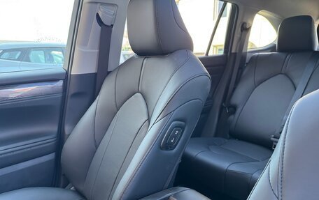 Toyota Highlander, 2026 год, 4 990 000 рублей, 31 фотография