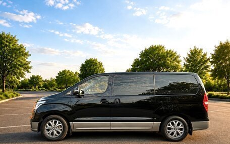 Hyundai H-1 II рестайлинг, 2019 год, 3 290 000 рублей, 3 фотография