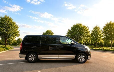 Hyundai H-1 II рестайлинг, 2019 год, 3 290 000 рублей, 7 фотография
