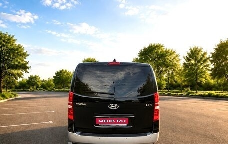 Hyundai H-1 II рестайлинг, 2019 год, 3 290 000 рублей, 5 фотография