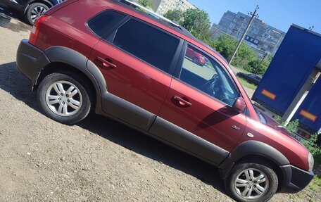 Hyundai Tucson III, 2006 год, 750 000 рублей, 1 фотография