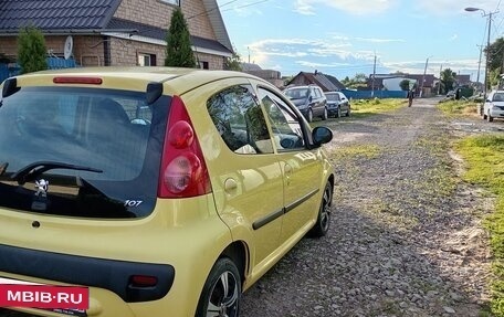 Peugeot 107 I рестайлинг, 2010 год, 345 000 рублей, 5 фотография