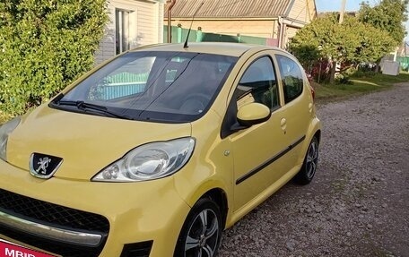 Peugeot 107 I рестайлинг, 2010 год, 345 000 рублей, 3 фотография