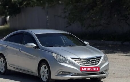 Hyundai Sonata VI, 2010 год, 750 000 рублей, 3 фотография