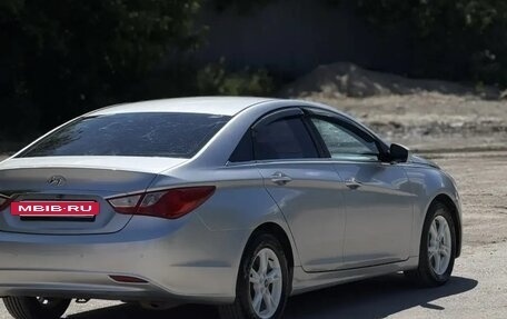 Hyundai Sonata VI, 2010 год, 750 000 рублей, 4 фотография