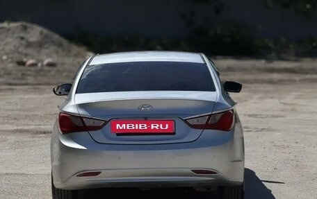 Hyundai Sonata VI, 2010 год, 750 000 рублей, 5 фотография